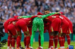 爱游戏在线-纽伦堡队在最新一场比赛中获得关键胜利