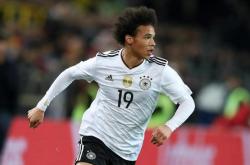 爱游戏入口-英格兰队横扫德国队，波尔关键制胜