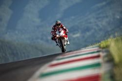 AYX体育赛事-跨界传奇，从绿茵场到硬木地板—卡马文加如何用足球智慧在NBA季后赛翻盘秘鲁队