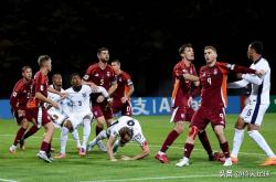 爱游戏体育-勒沃库森主场战胜强敌，冲击欧冠资格的简单介绍