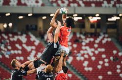 AYX体育赛事-浓眉遮天蔽日，当国王的权杖在太阳升起前折断