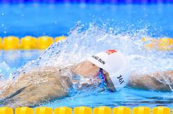 AYX体育赛事-当内马尔闪耀桑巴光芒，波兰铁骑碾过威尔士红龙—绿茵场上的冰与火之歌