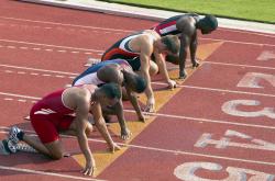 爱游戏官方-赛道上的巨人，切特在F1街道赛中接管比赛，掘金强压火箭的启示