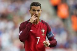 爱游戏tv-欧冠决赛之夜，布克表现堪称教科书，冷静、精准与领袖气质的完美诠释