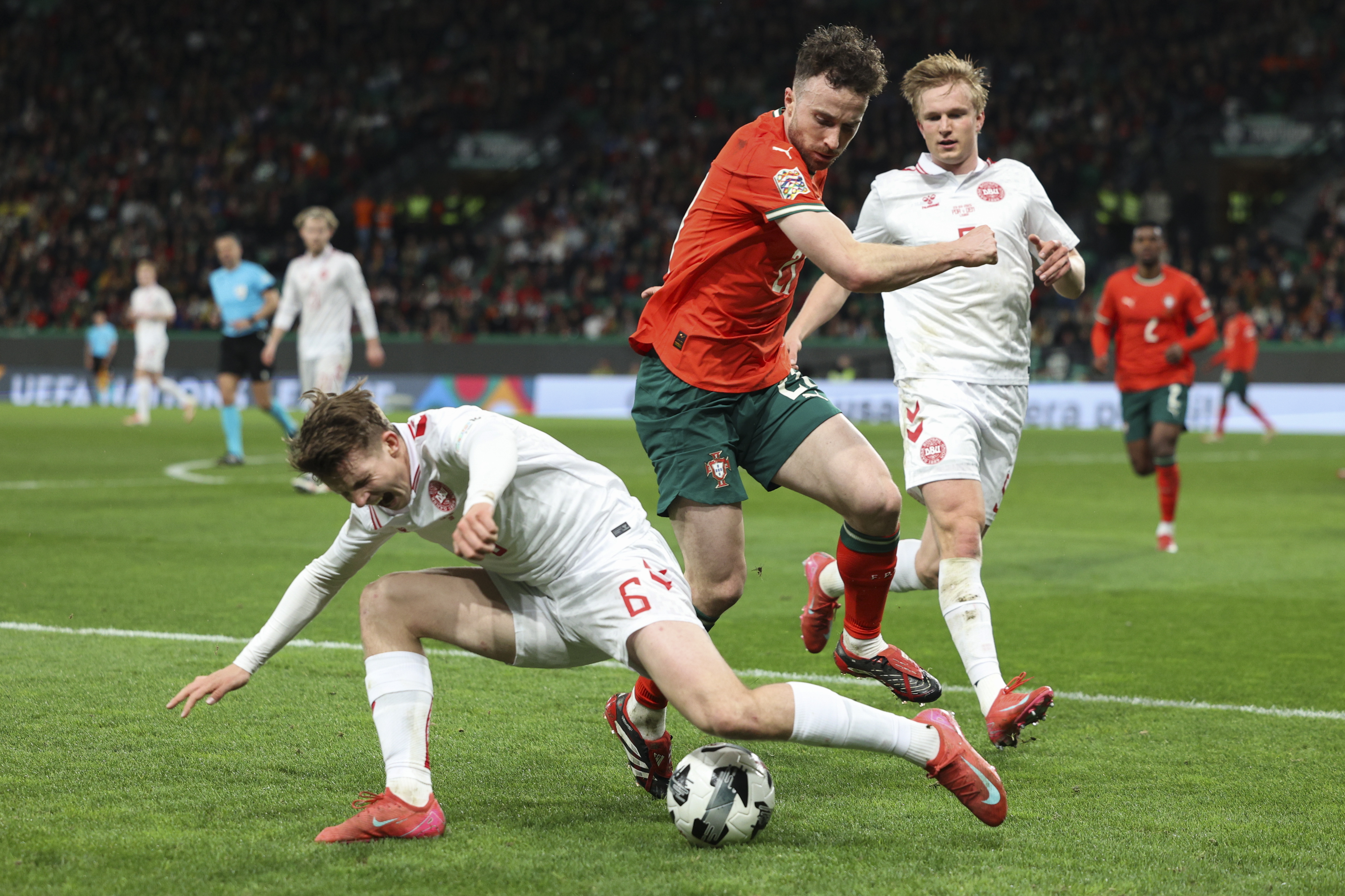 关于葡萄牙队绝对优势，晋级欧国联四强的信息