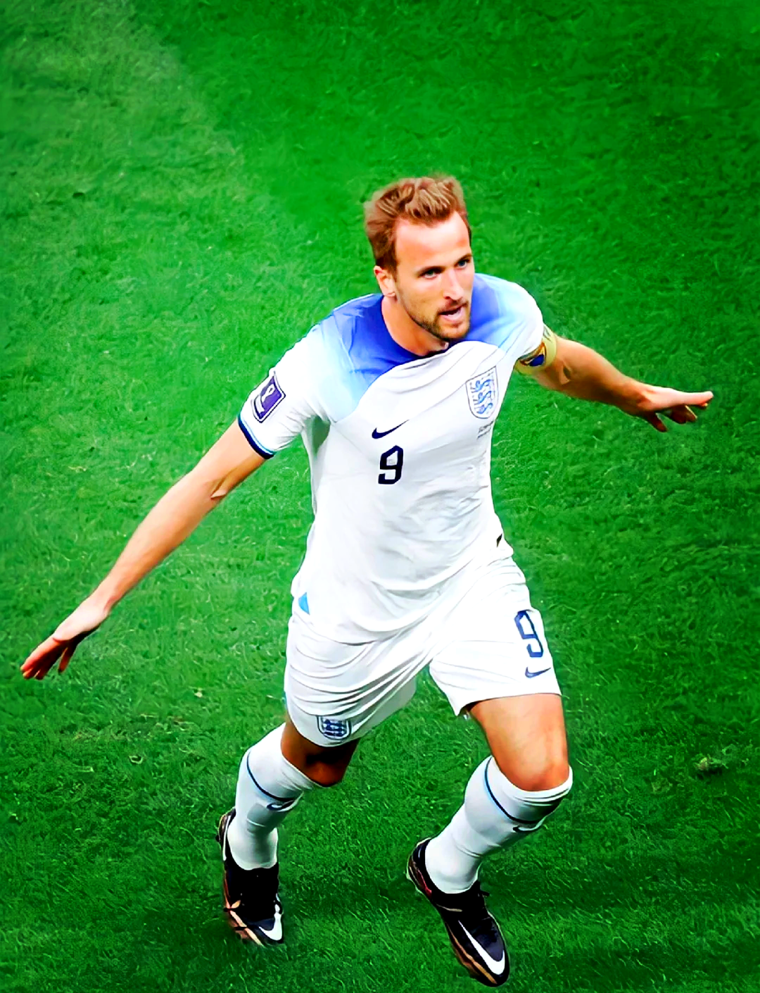 关于英格兰小组第一，哈里凯恩创造历史的信息