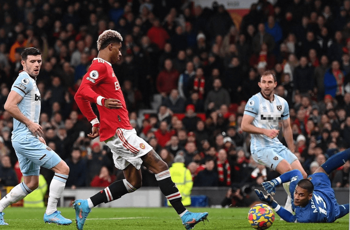 包含那不勒斯豪取客场胜利，甩开追赶者领跑积分榜的词条