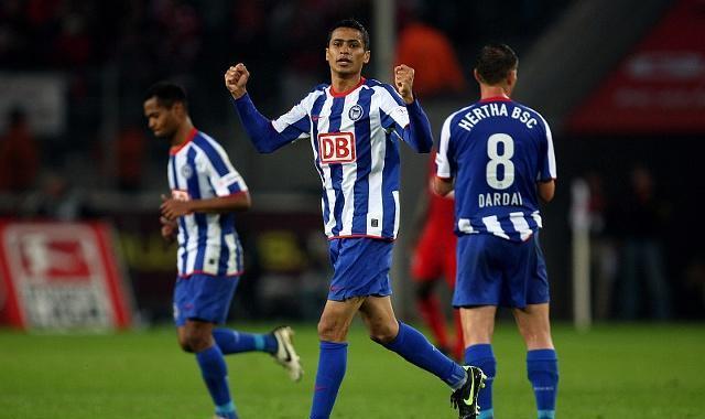 关于英国队后来居上，险胜强敌夺冠的信息