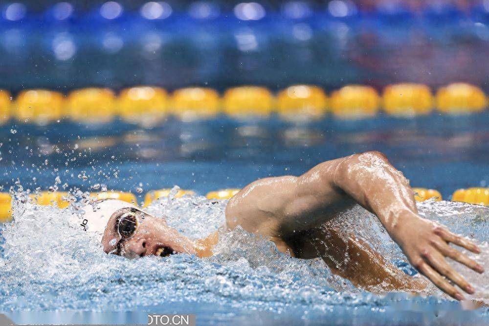 加拿大游泳选手在自由泳比赛中成功卫冕 加拿大游泳选手在自由泳比赛中成功卫冕