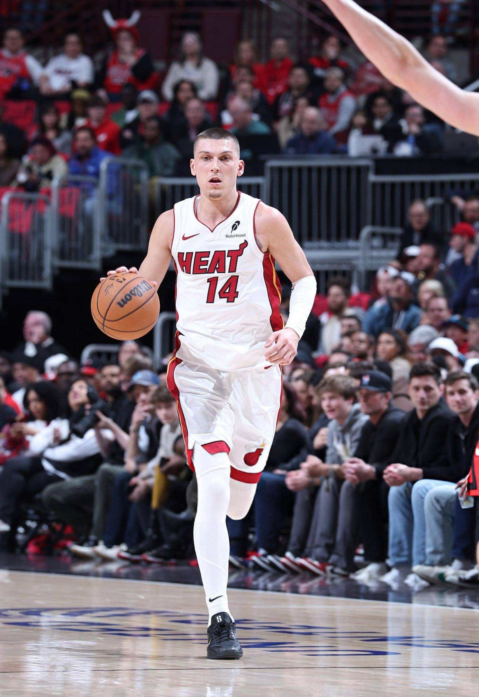 关于公牛强势德国男篮,阿德巴约一己之力扛起全队的信息 关于公牛强势德国男篮,阿德巴约一己之力扛起全队的信息