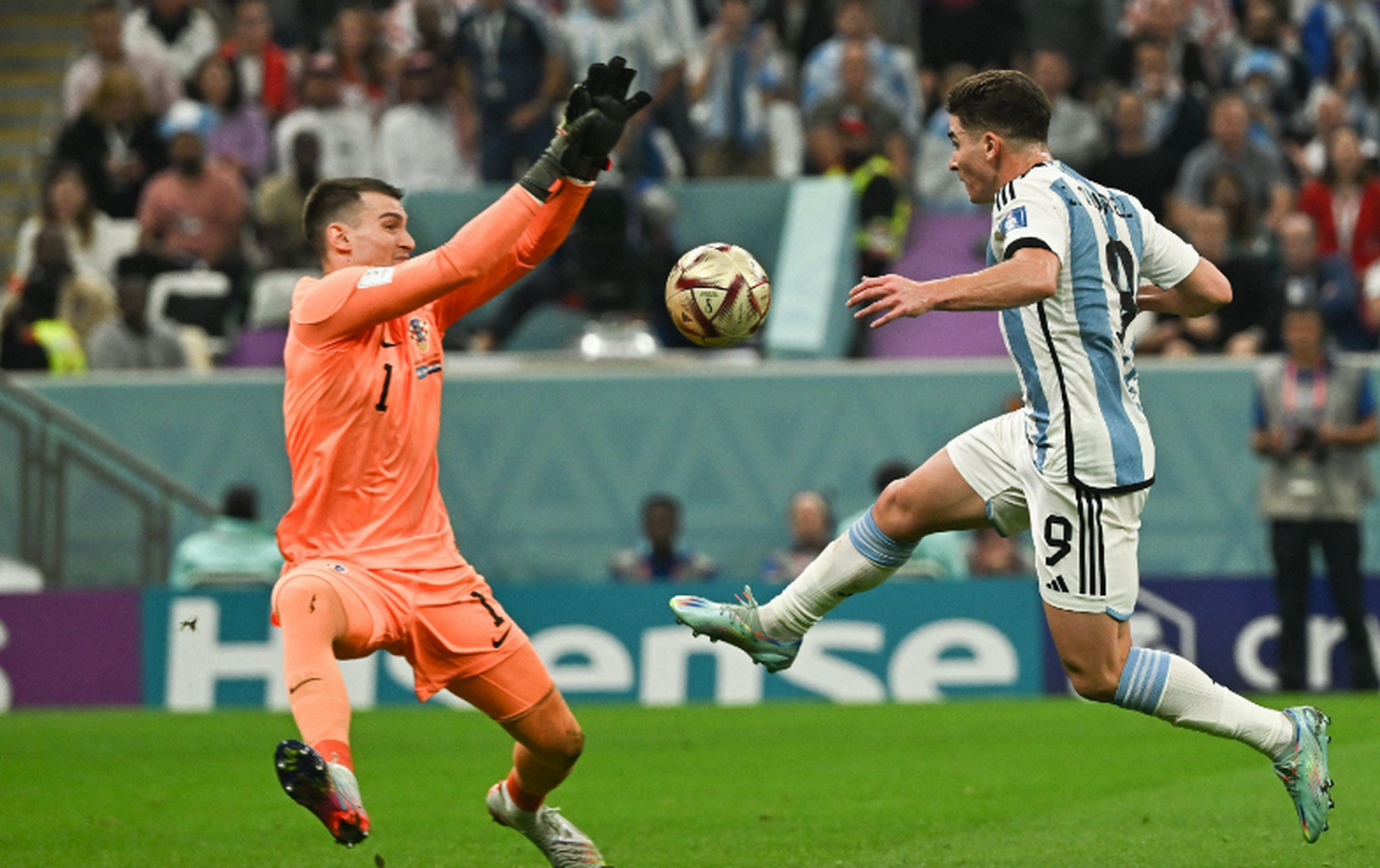 阿根廷鏖战多特蒙德,库尔图瓦状态火热的简单介绍 阿根廷鏖战多特蒙德,库尔图瓦状态火热的简单介绍