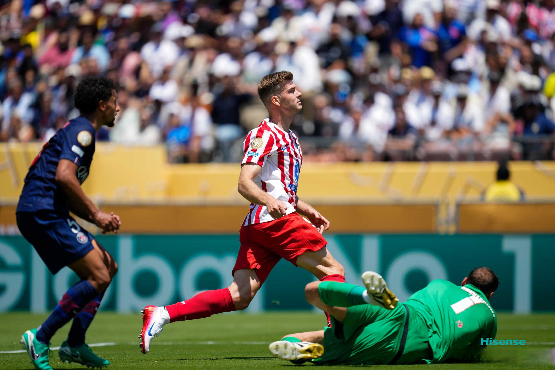 包含佛罗伦萨反败为胜，击败强敌拿下三分的词条