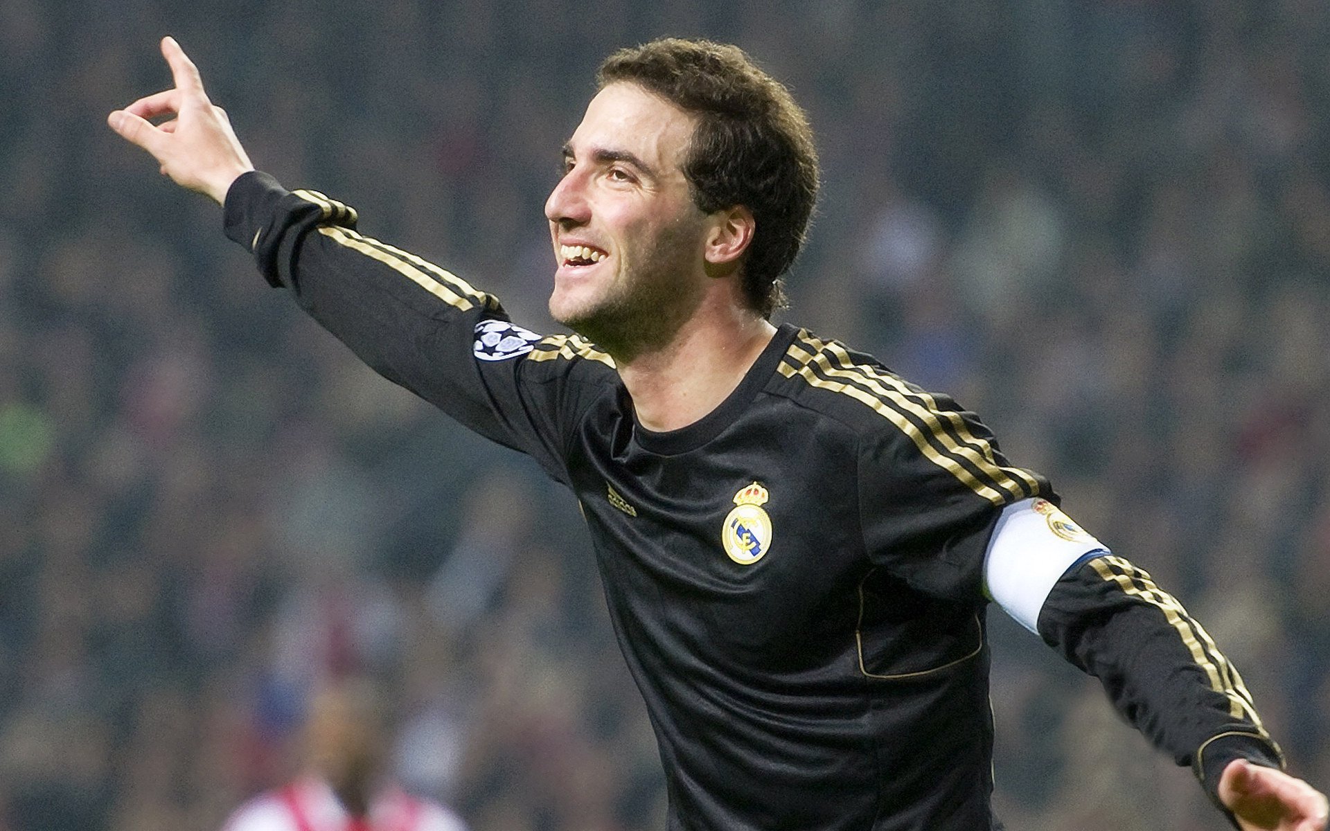 马丁内利一剑封喉，莱比锡红牛闪电战一波带走佛罗伦萨