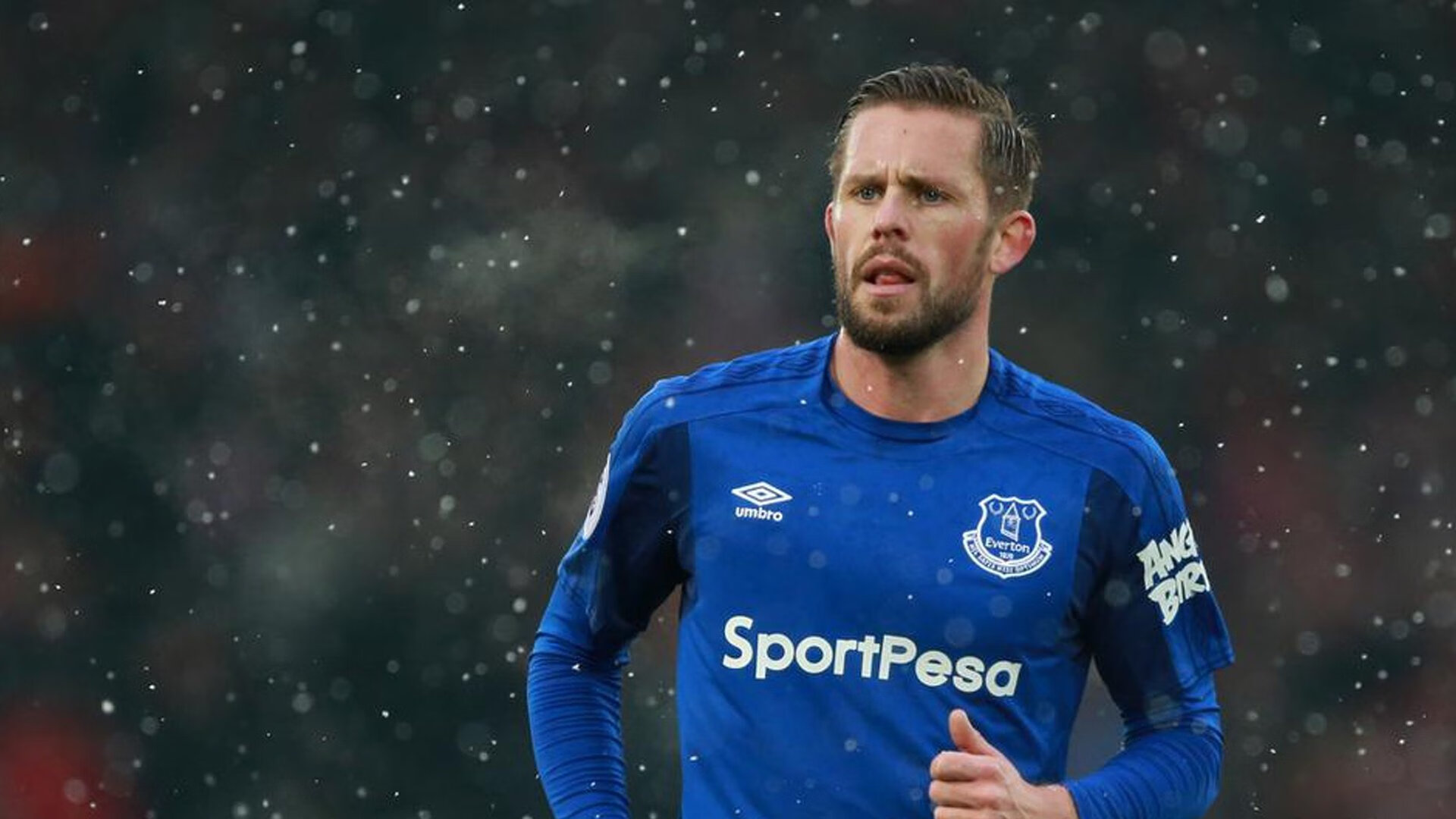 猛龙完胜雄鹿，孙铭徽状态火热，双线战场上的胜利交响